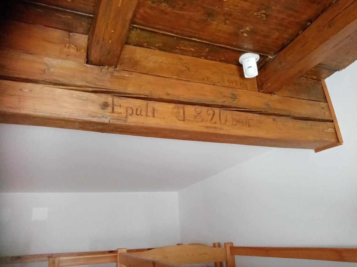 Almosdi Topart Vendeghaz Buitenkant foto