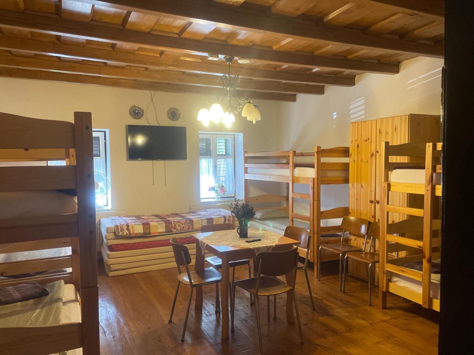 Almosdi Topart Vendeghaz Buitenkant foto